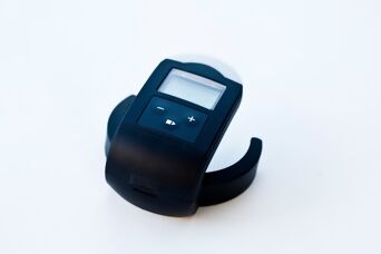 Weiss-schwarzer Temperaturfühler für Kocheinheit mit mini-Display, Plus-, Minustasten und Stop/Start Knopf
