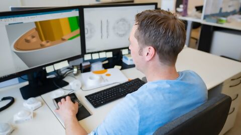 solutions-konstruktionszeichnung-computer.jpg