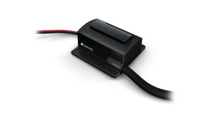 Rendering eines schwarzen Sensors mit Kabeln und weissem STEINEL Logo
